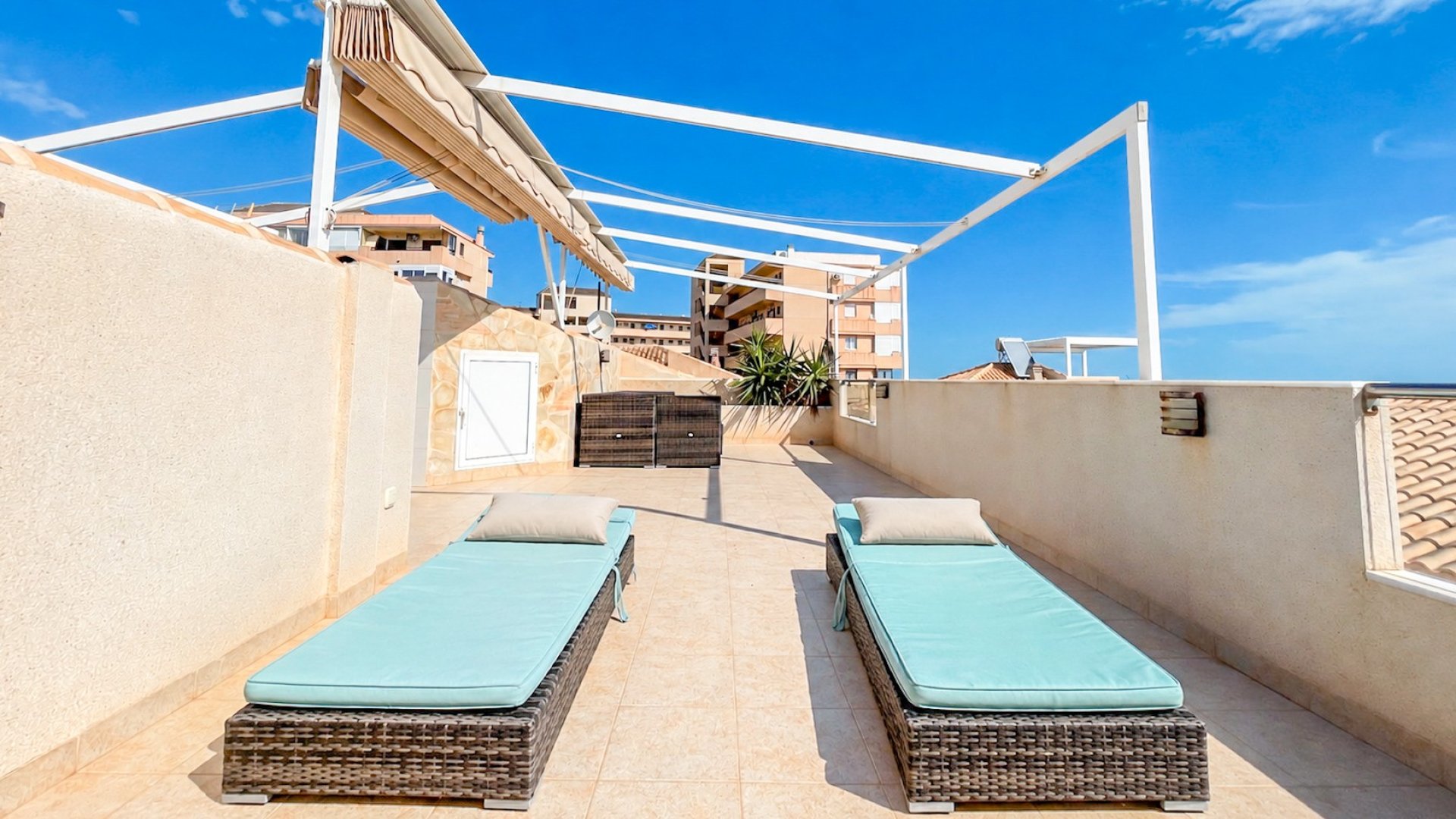 Reventa - Chalets -
Torrevieja - Cabo Cervera