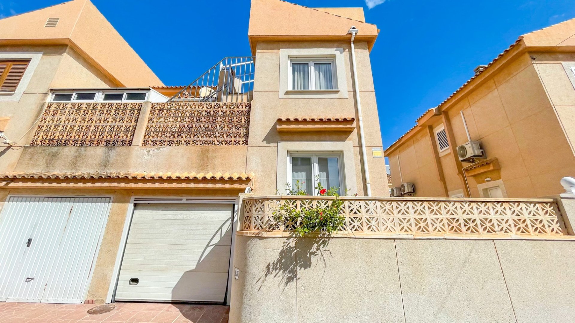 Reventa - Chalets -
Torrevieja - Cabo Cervera