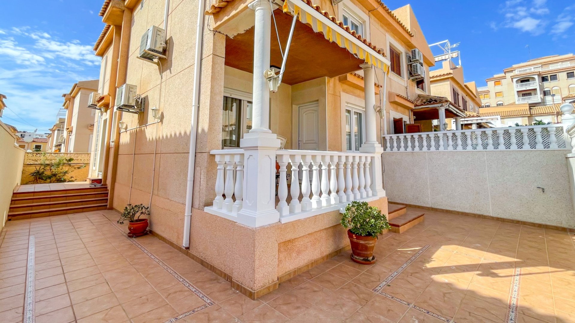 Reventa - Chalets -
Torrevieja - Cabo Cervera