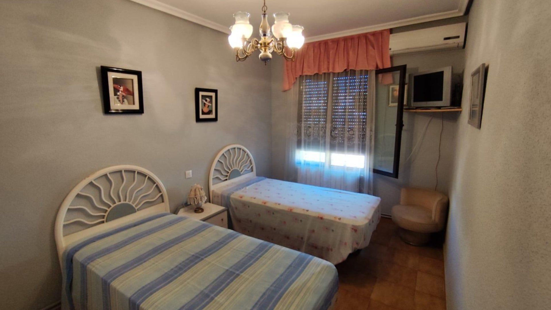 Reventa - Chalets -
Torrevieja - Center