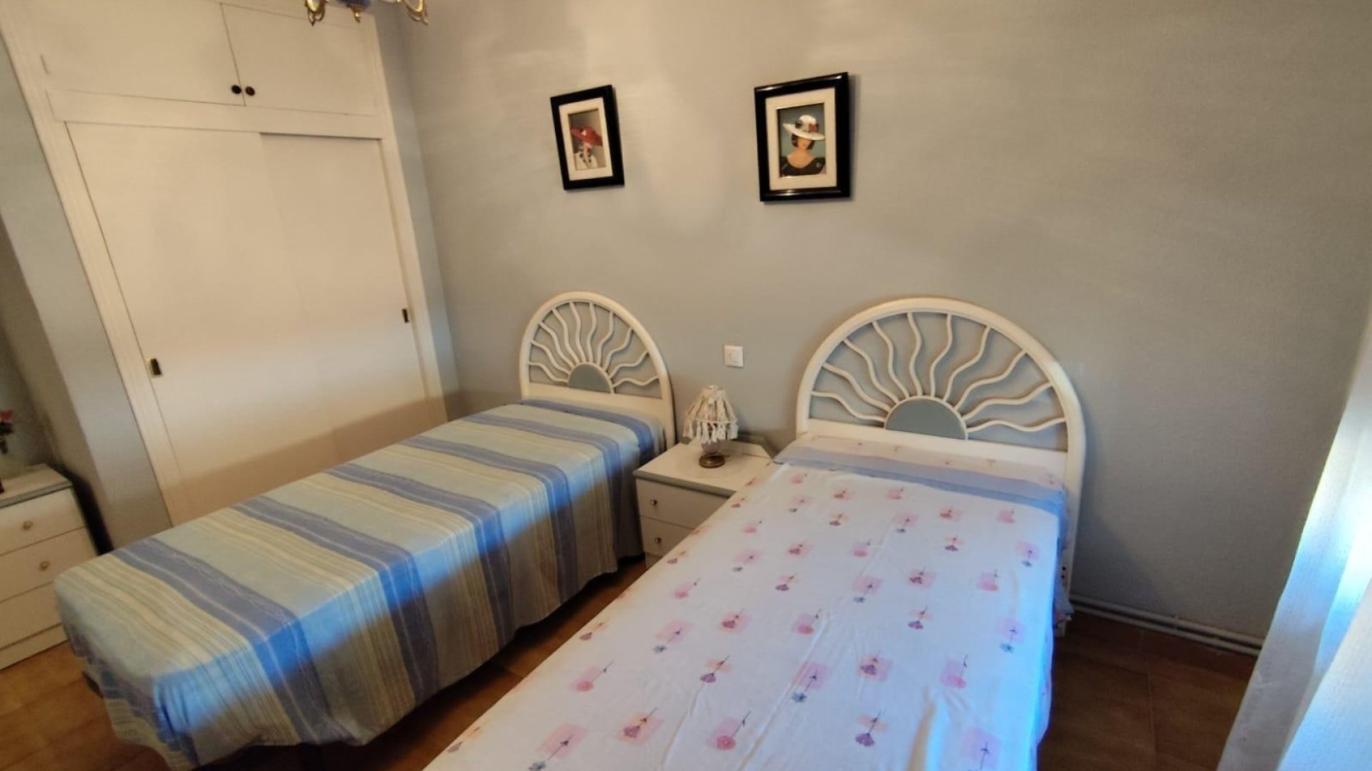 Reventa - Chalets -
Torrevieja - Center