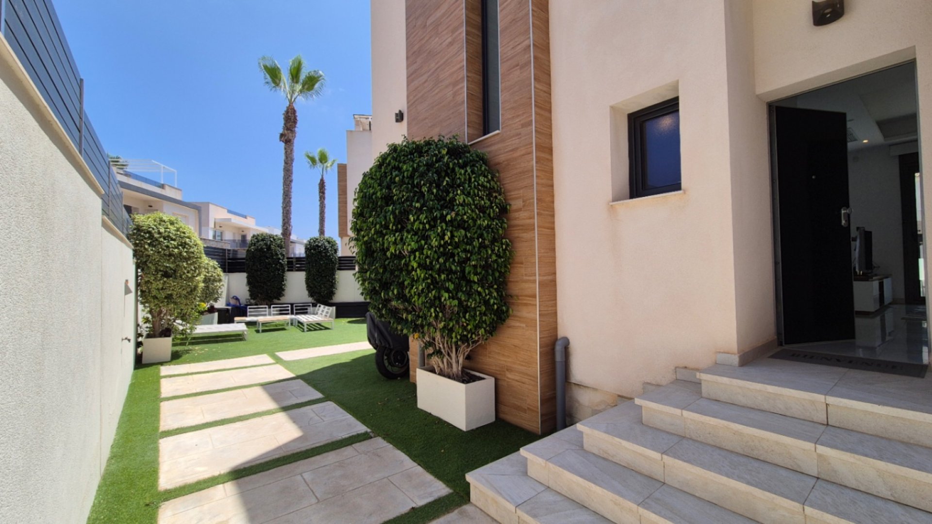 Reventa - Chalets -
Torrevieja - Costa Blanca