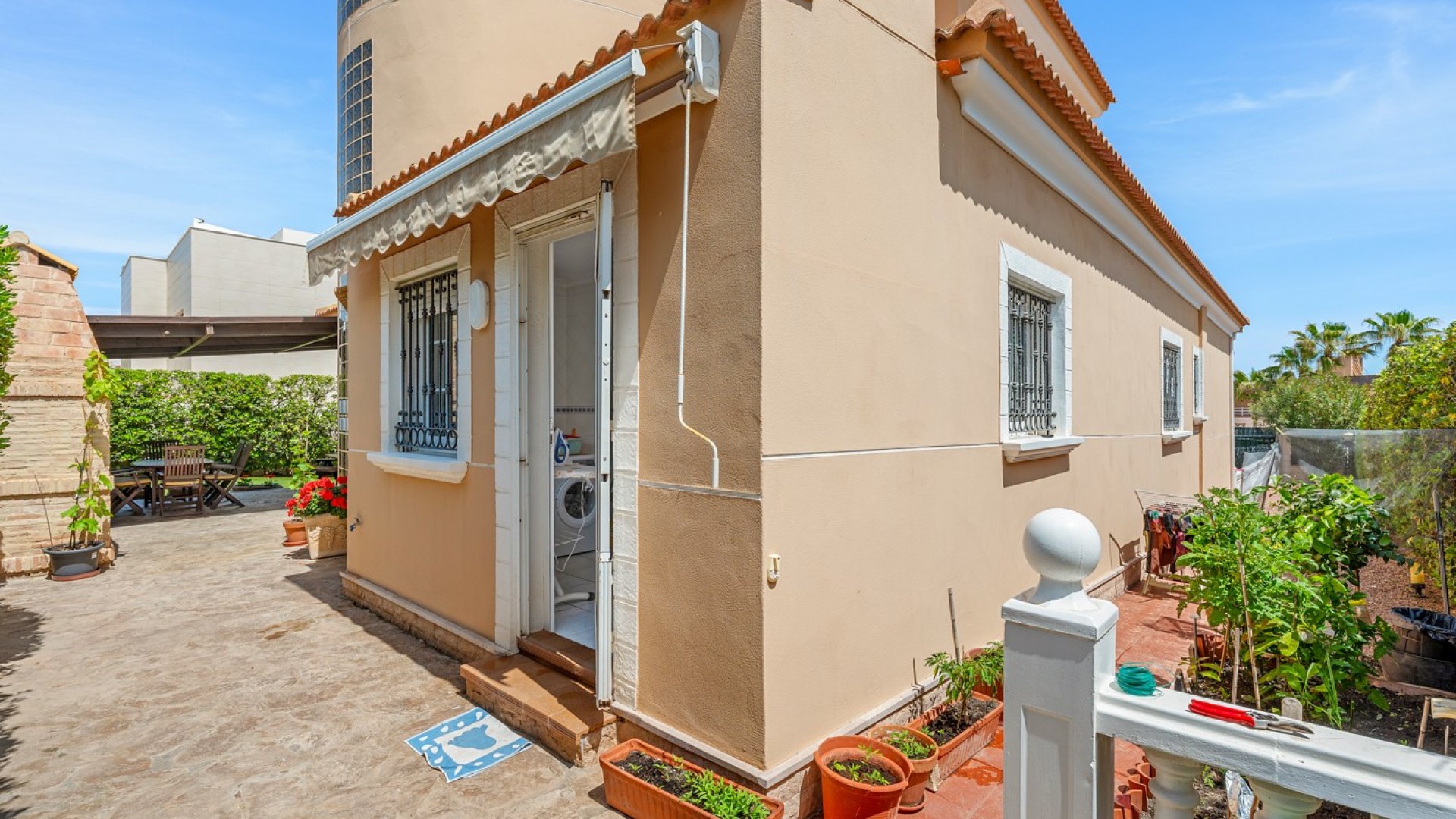 Reventa - Chalets -
Torrevieja - La Mata