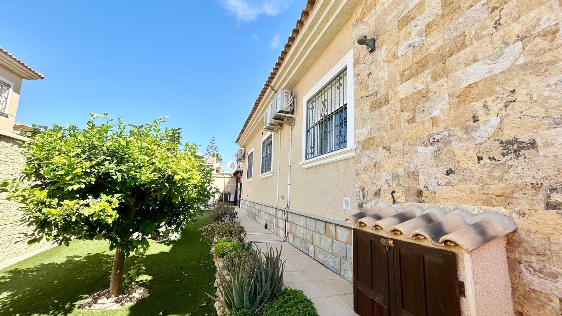 Reventa - Chalets -
Torrevieja - La Siesta