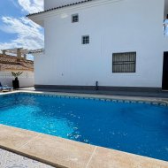 Reventa - Chalets -
Torrevieja - Los Altos*