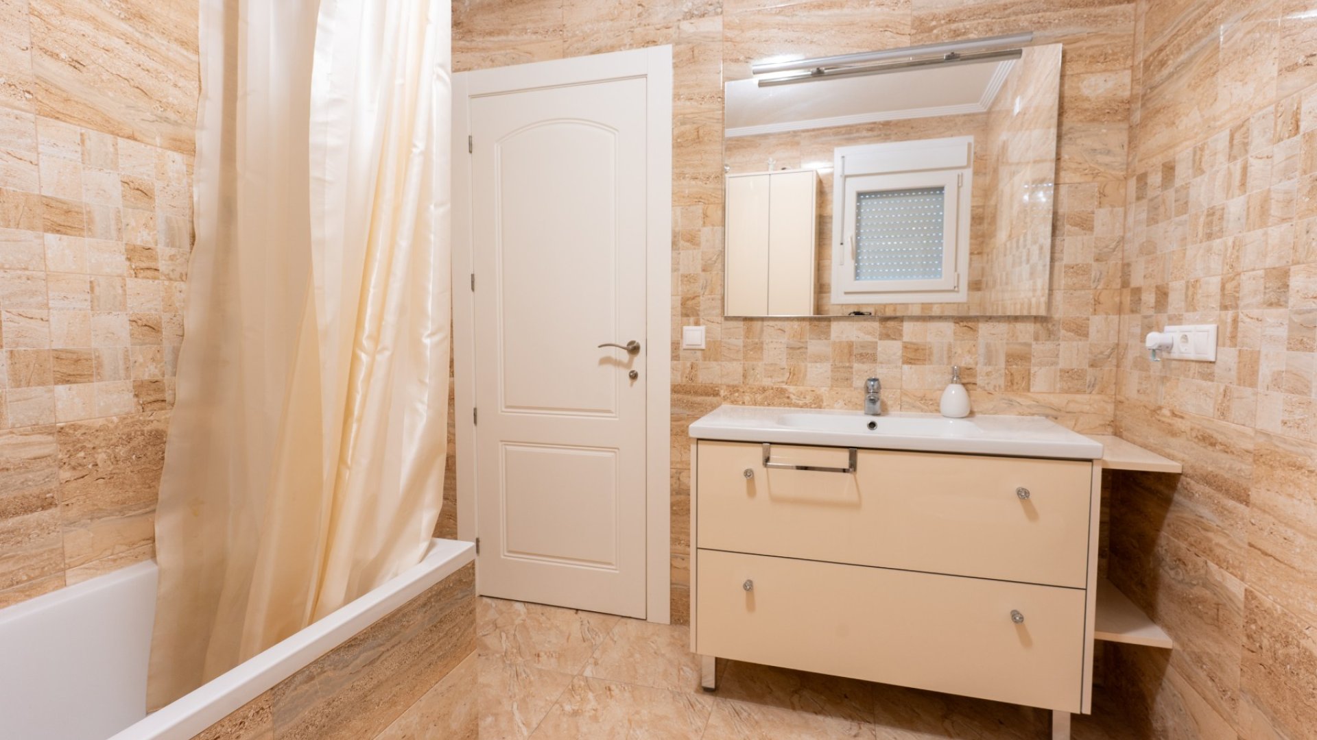 Reventa - Chalets -
Torrevieja - Los Balcones