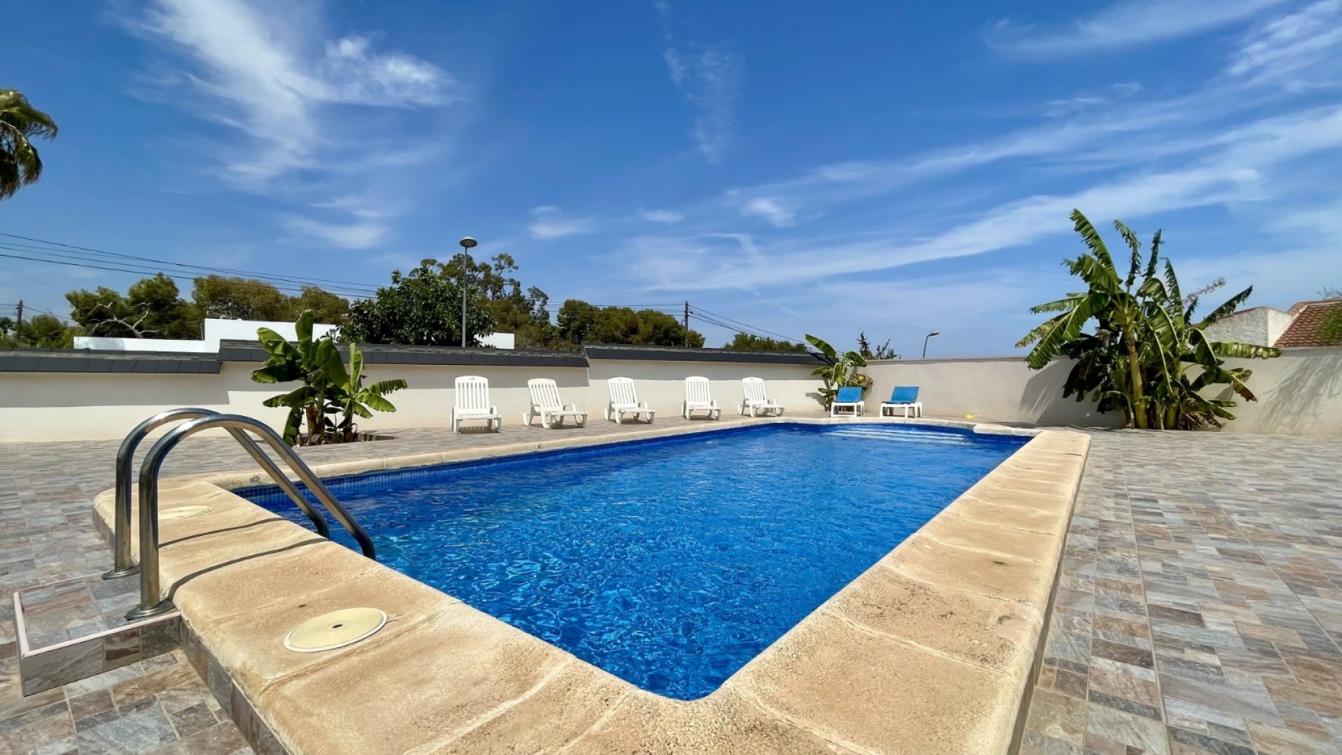 Reventa - Chalets -
Torrevieja - Los Balcones