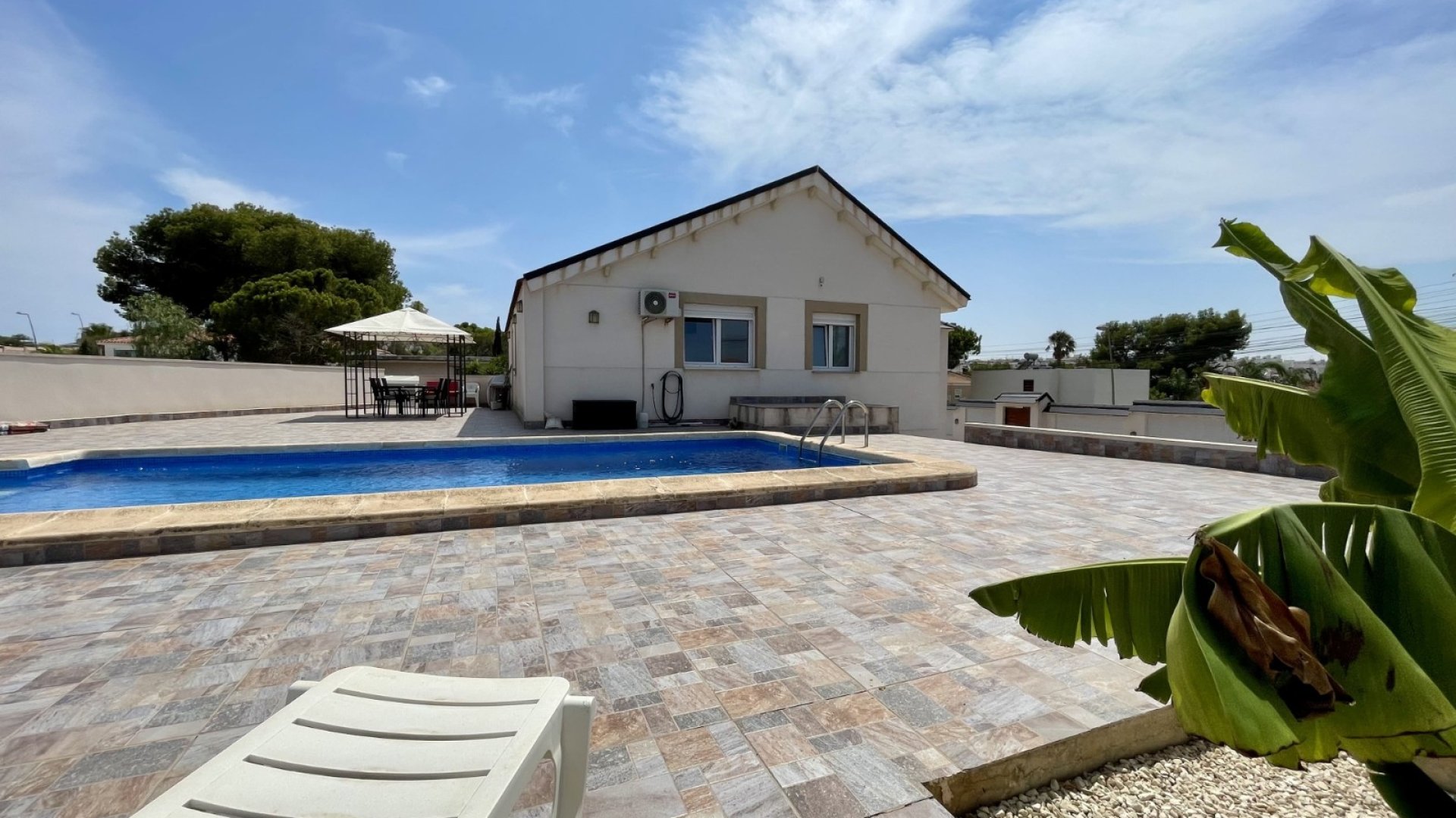 Reventa - Chalets -
Torrevieja - Los Balcones