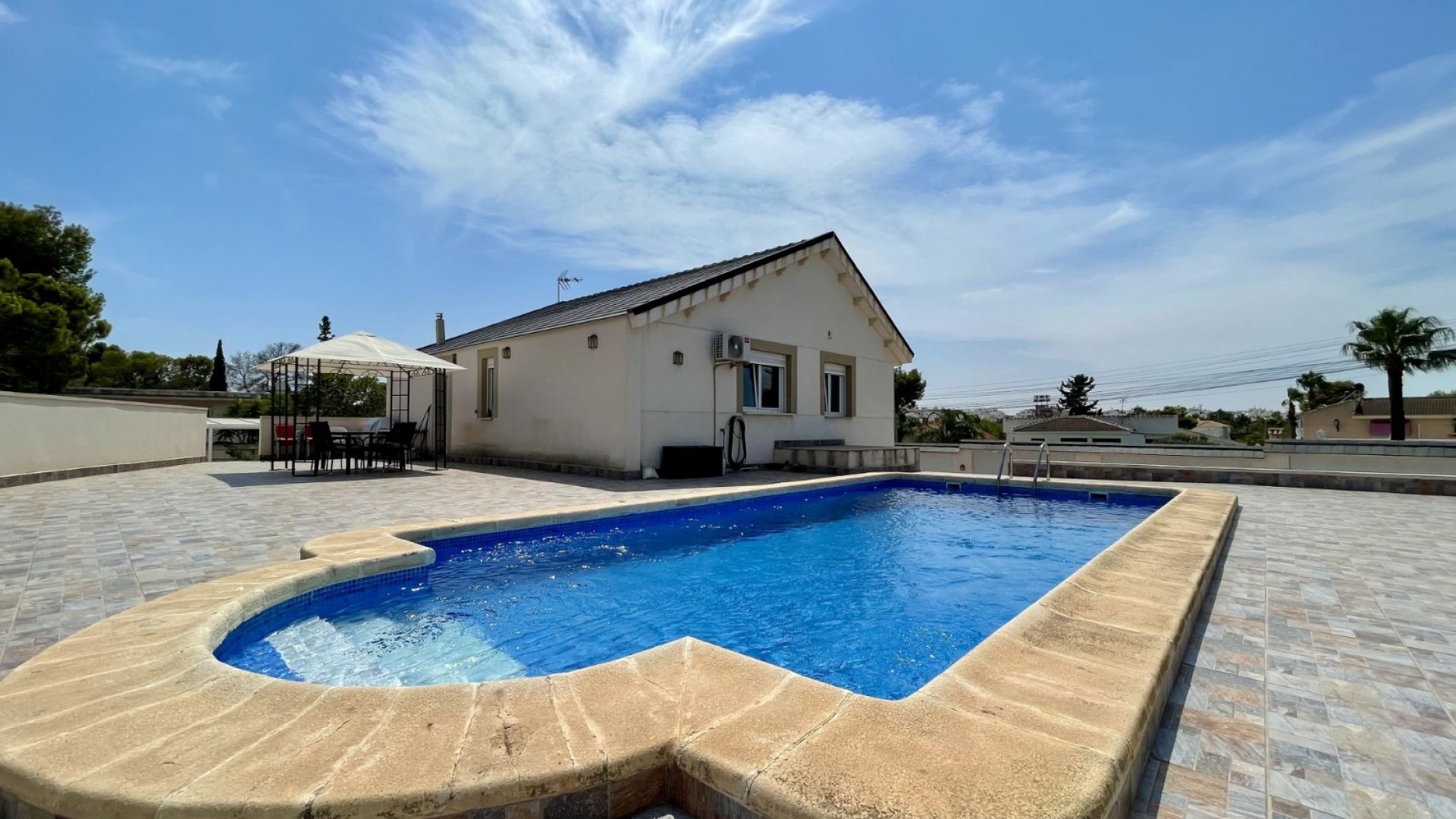 Reventa - Chalets -
Torrevieja - Los Balcones