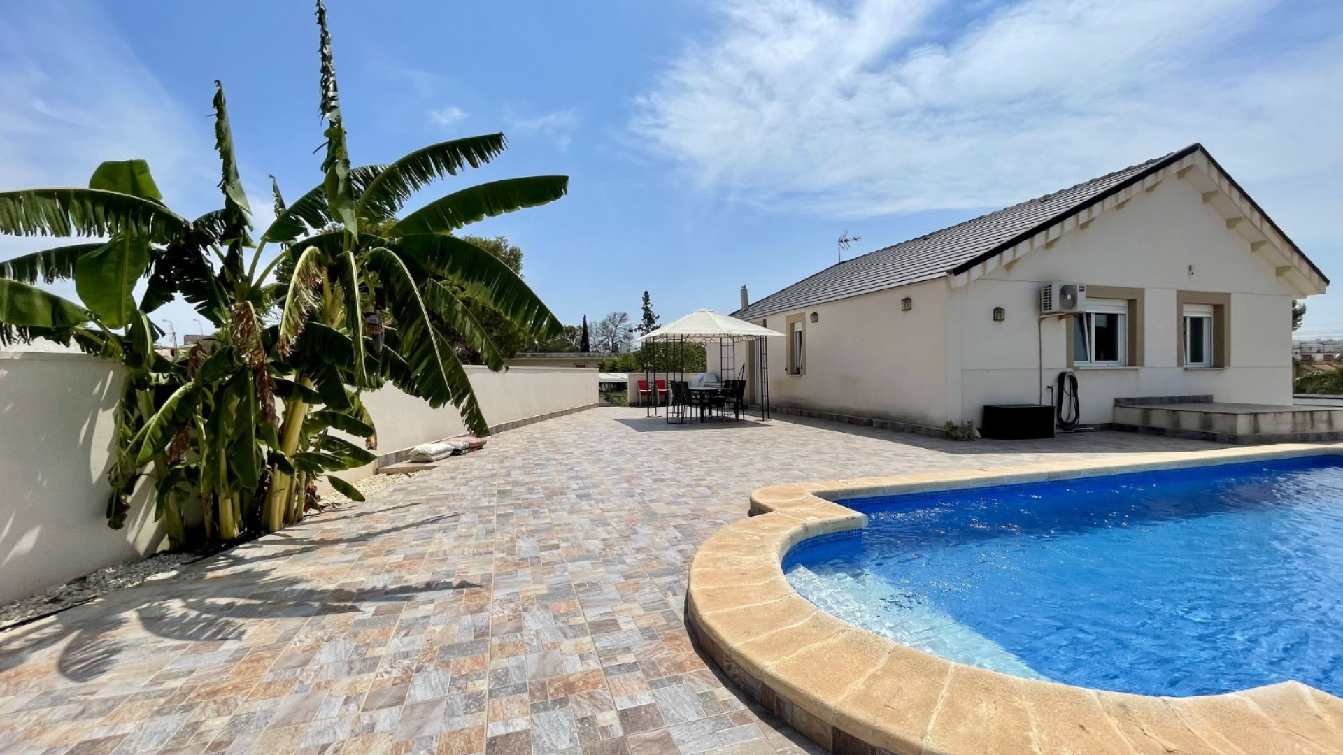 Reventa - Chalets -
Torrevieja - Los Balcones