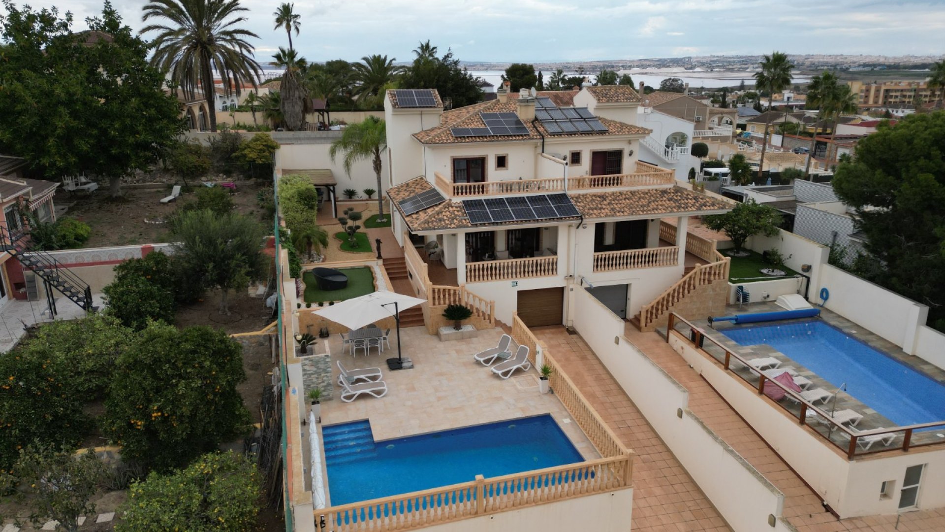 Reventa - Chalets -
Torrevieja - Los Balcones