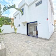 Reventa - Chalets -
Torrevieja - Los Balcones