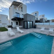 Reventa - Chalets -
Torrevieja - Los Balcones