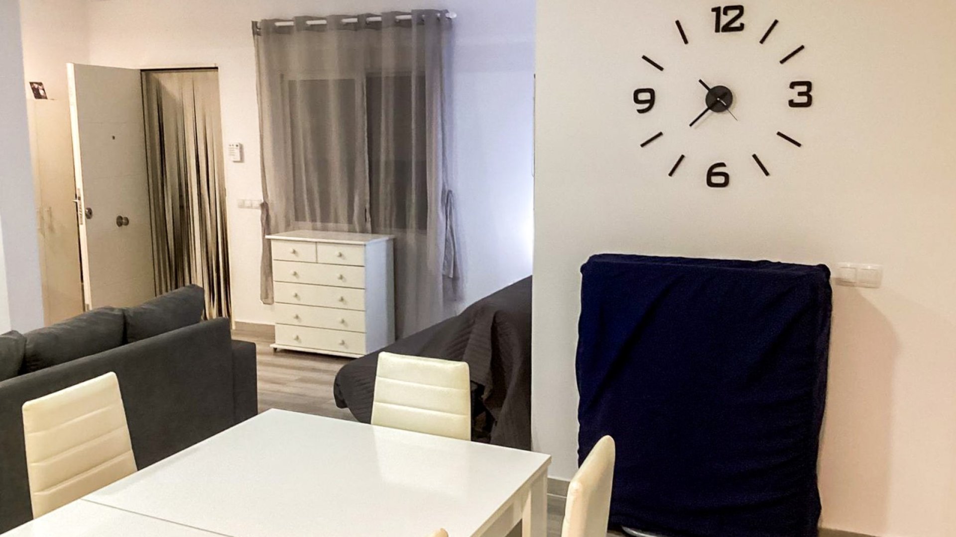 Reventa - Chalets -
Torrevieja - Playa Los Locos
