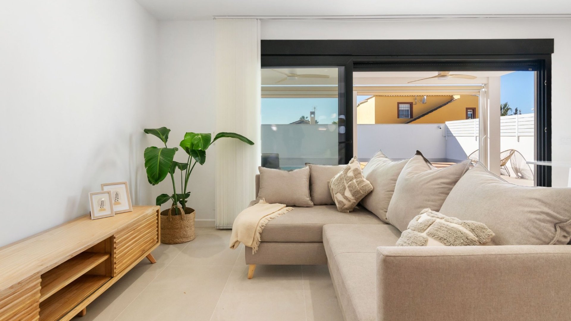 Reventa - Chalets -
Torrevieja - San Luis