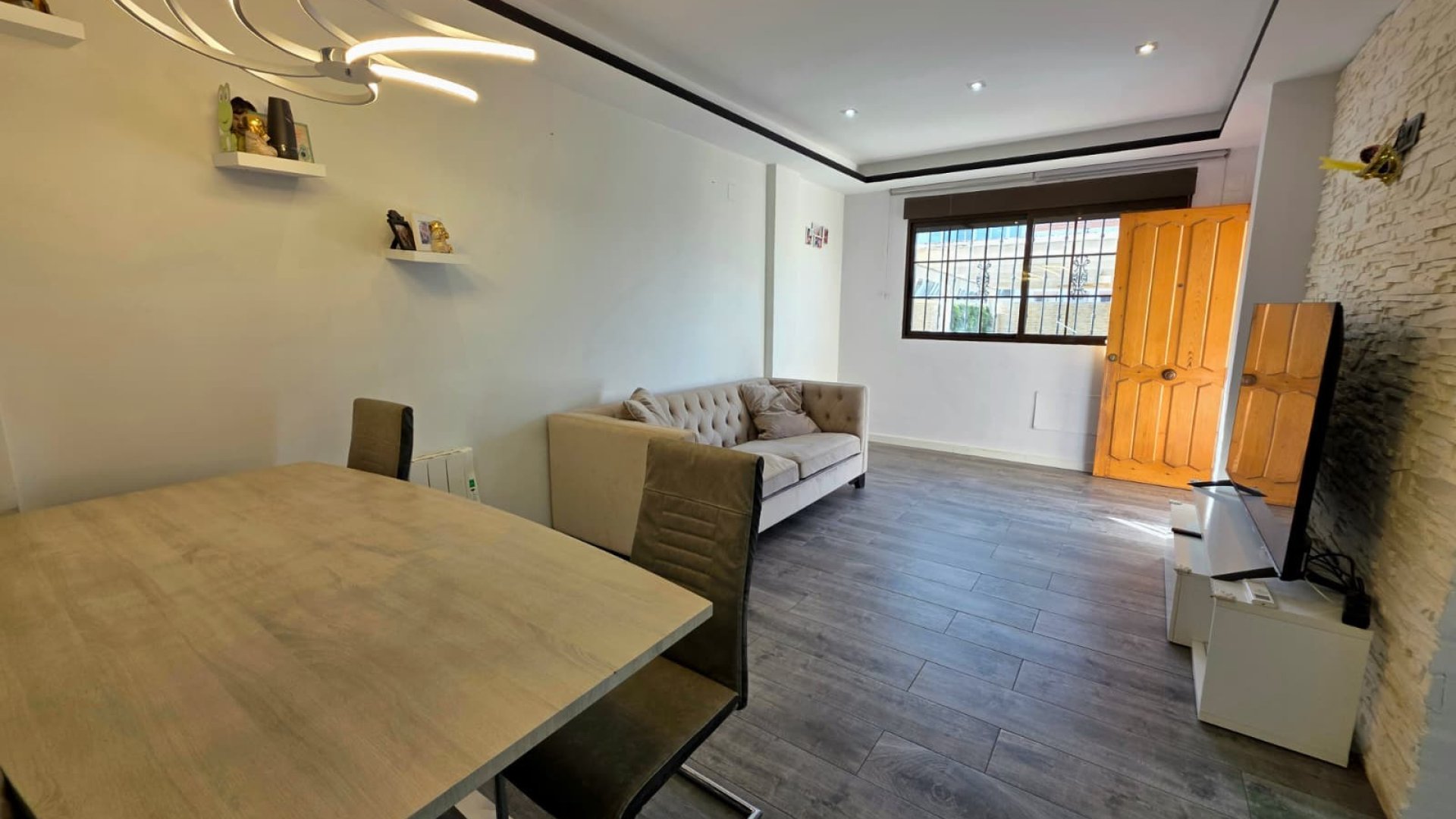 Reventa - Chalets -
Torrevieja - Sector 25