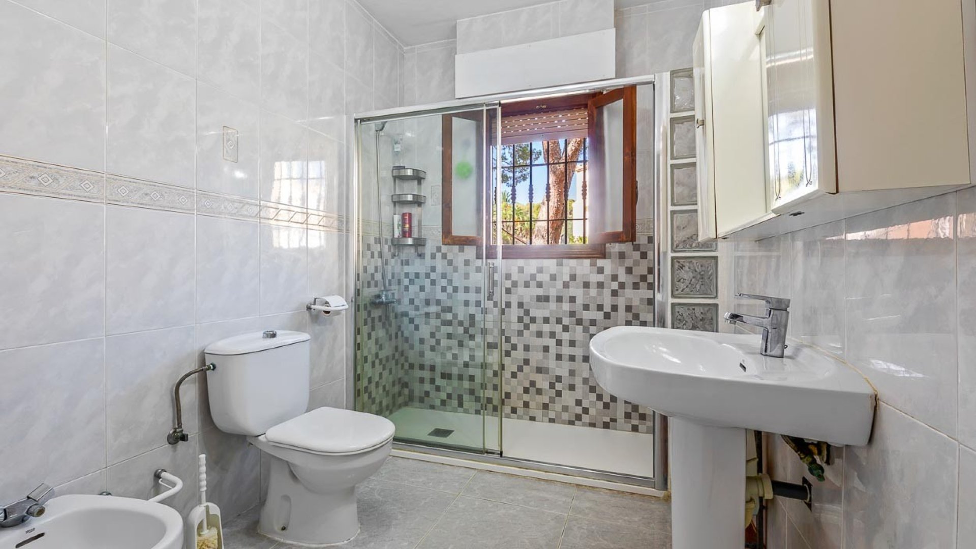 Reventa - Chalets -
Villamartín - Las Filipinas