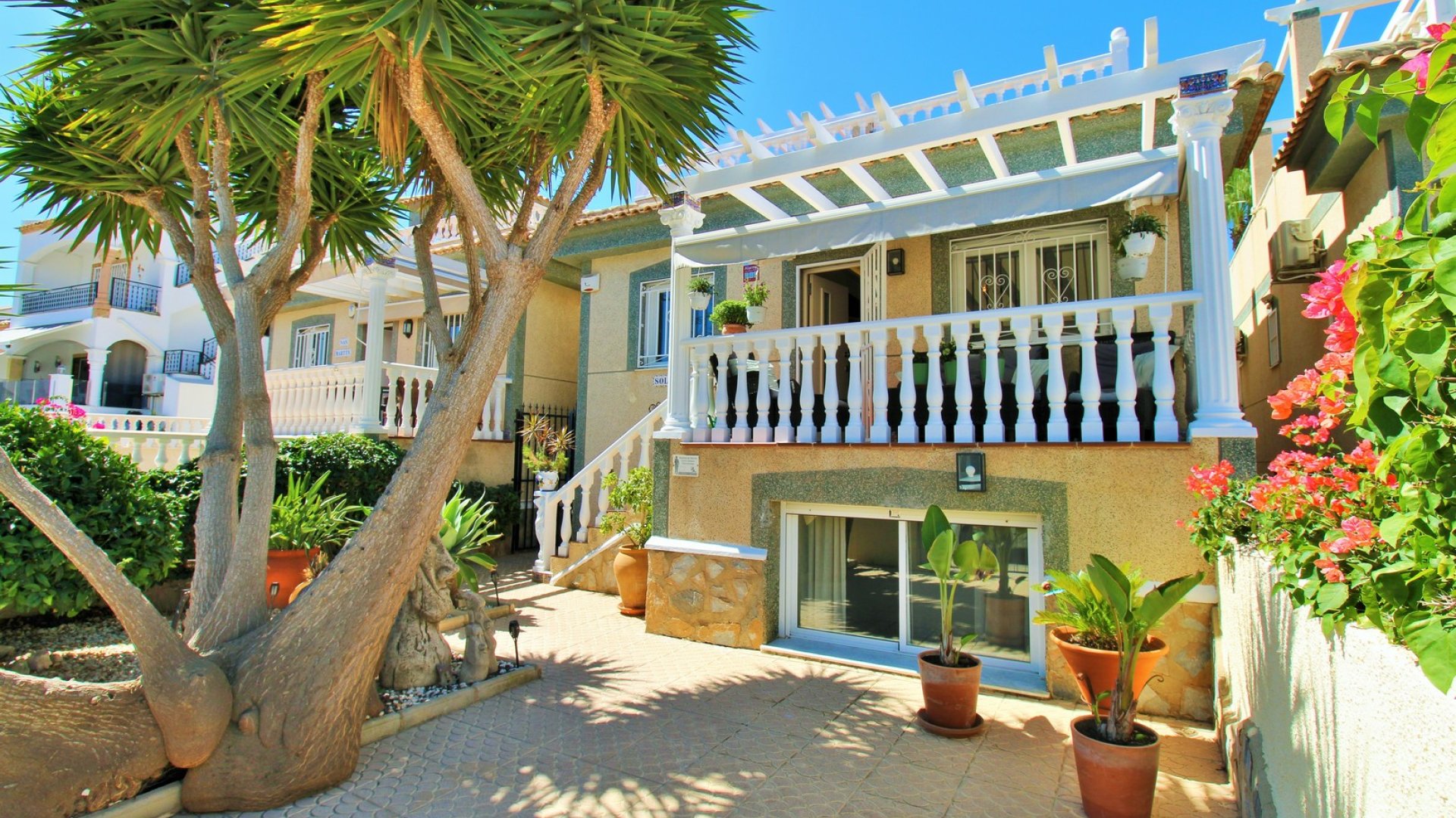 Reventa - Chalets -
Villamartín - Las Violetas