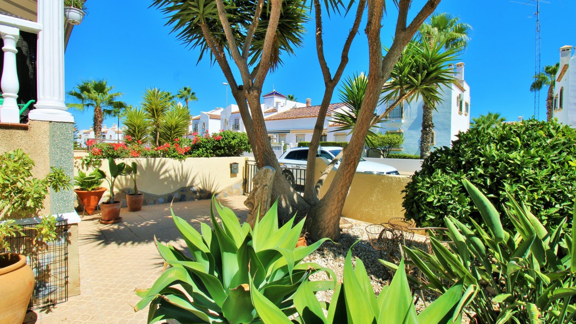Reventa - Chalets -
Villamartín - Las Violetas
