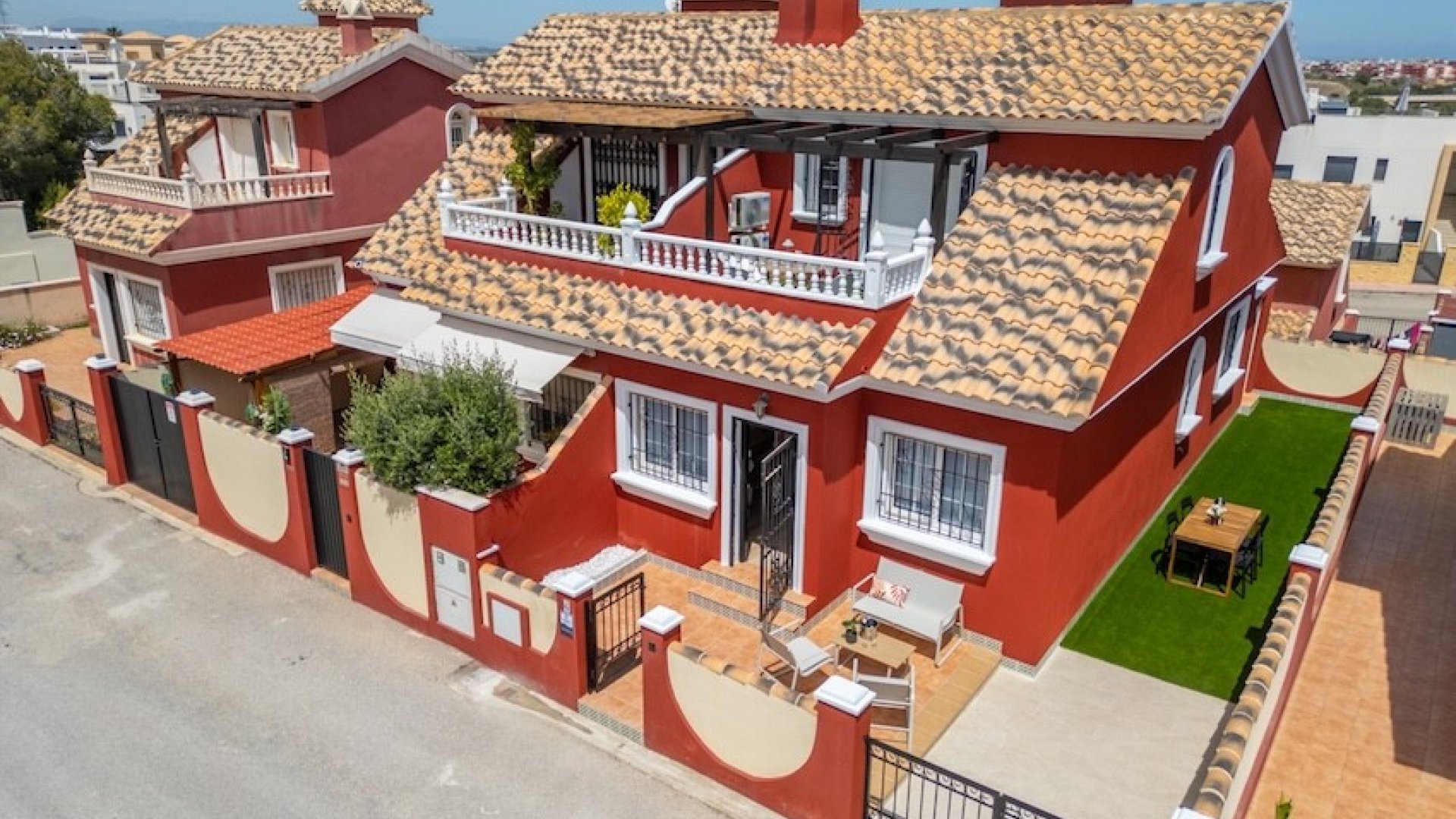 Reventa - Chalets -
Villamartín - PAU 26