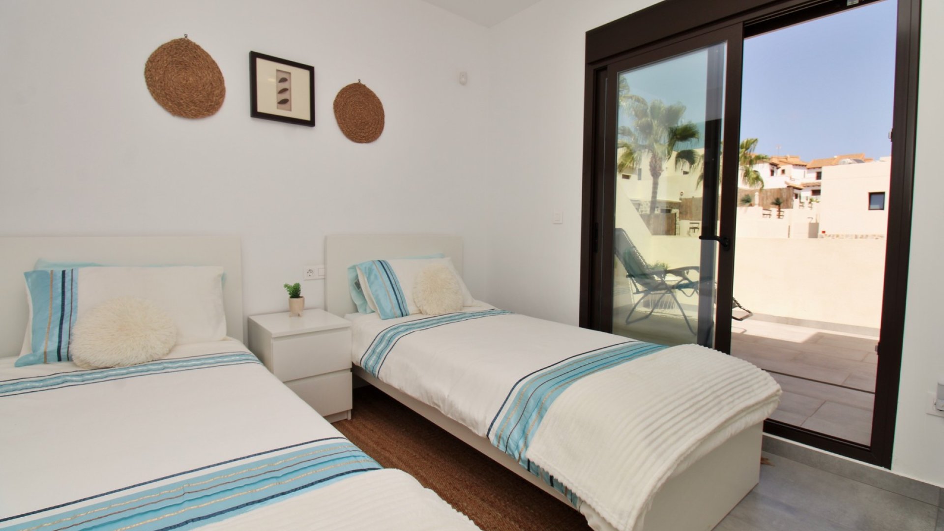 Reventa - Chalets -
Villamartín - PAU 8