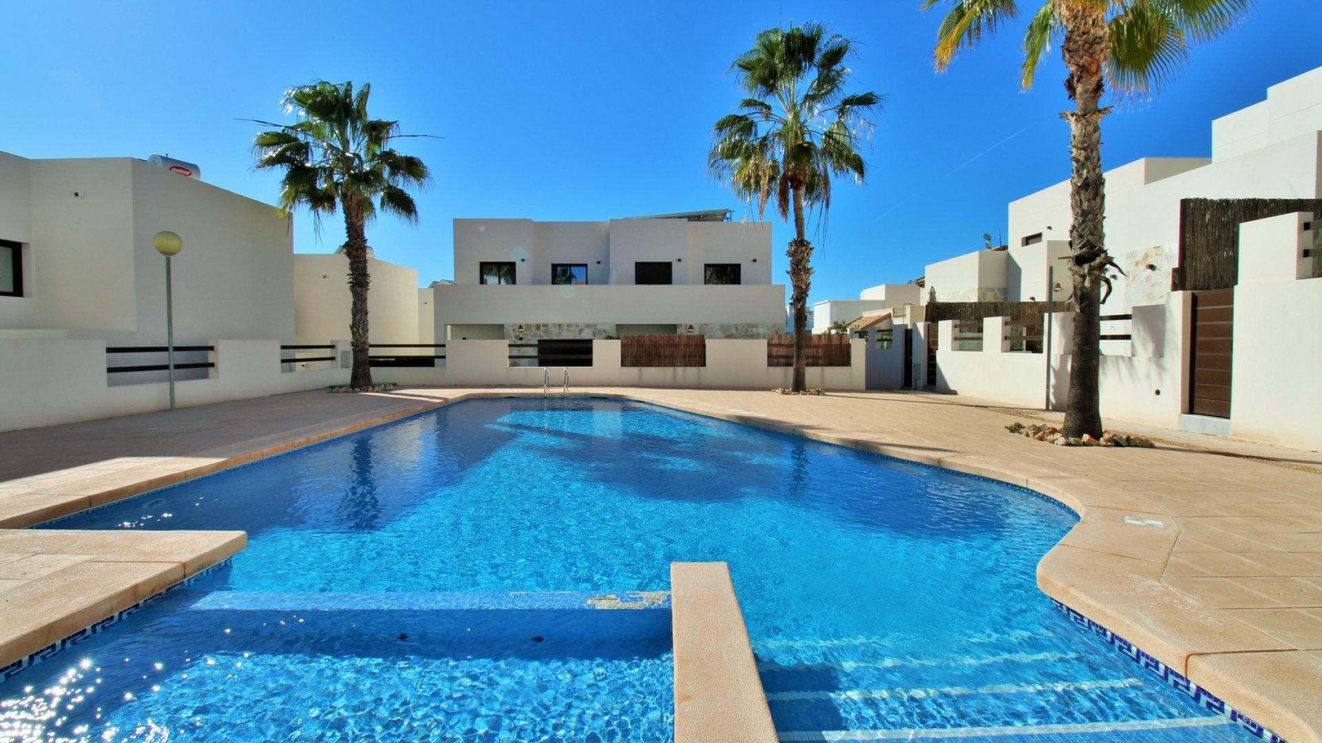 Reventa - Chalets -
Villamartín - PAU 8