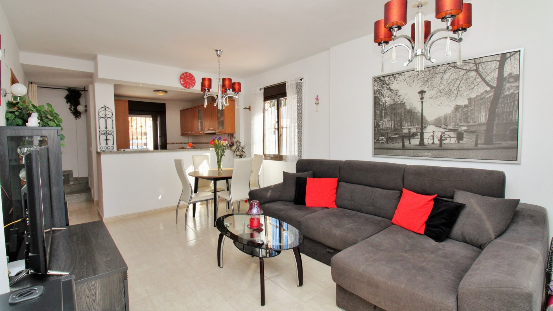 Reventa - Chalets -
Villamartín - PAU 8