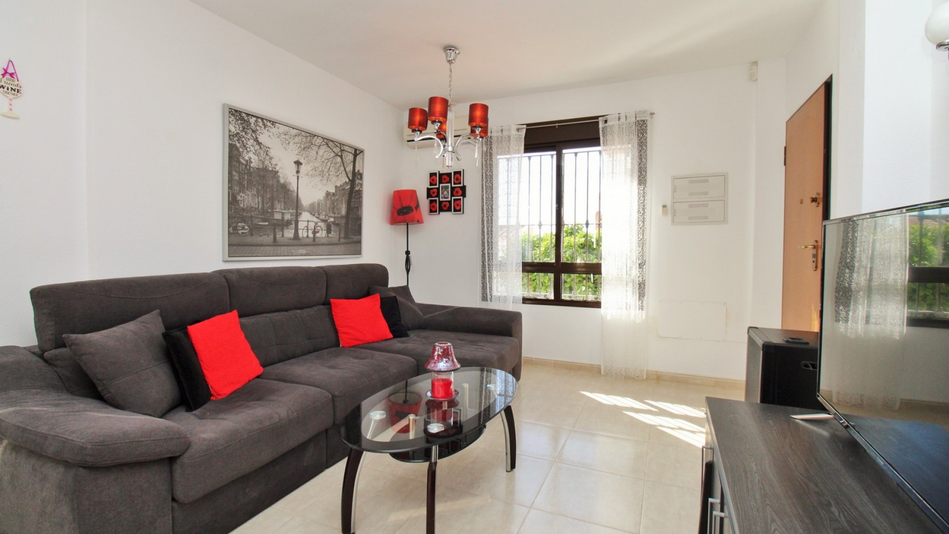 Reventa - Chalets -
Villamartín - PAU 8