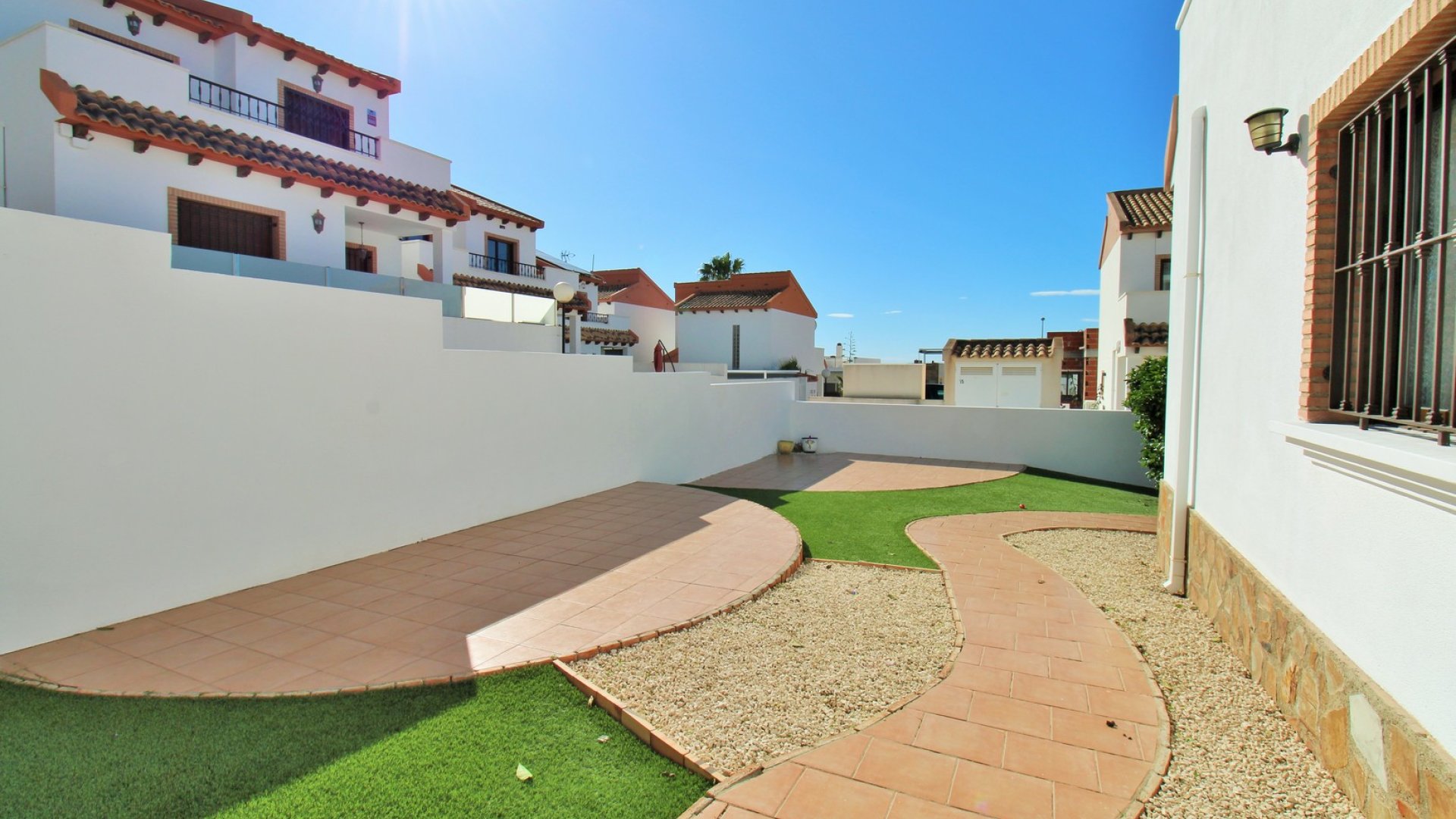 Reventa - Chalets -
Villamartín - PAU 8
