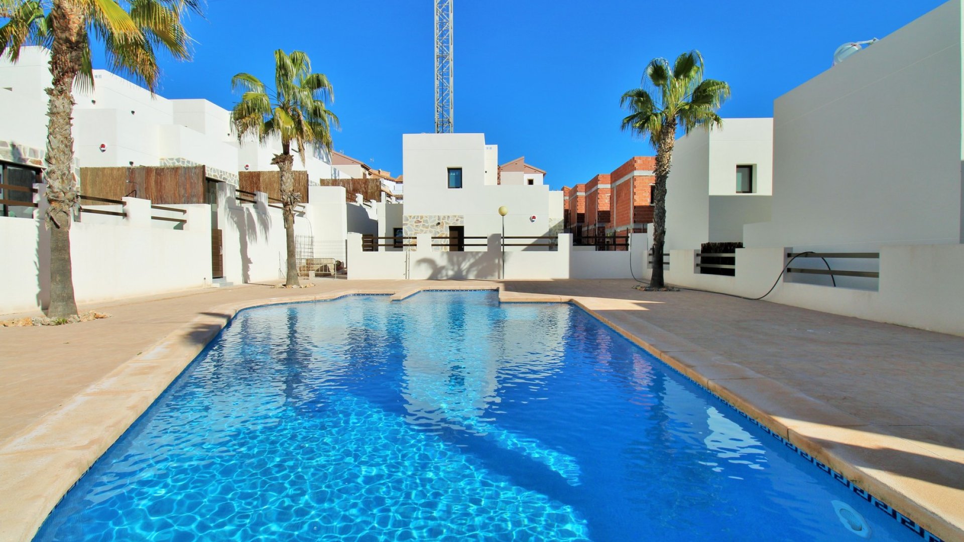 Reventa - Chalets -
Villamartín - PAU 8