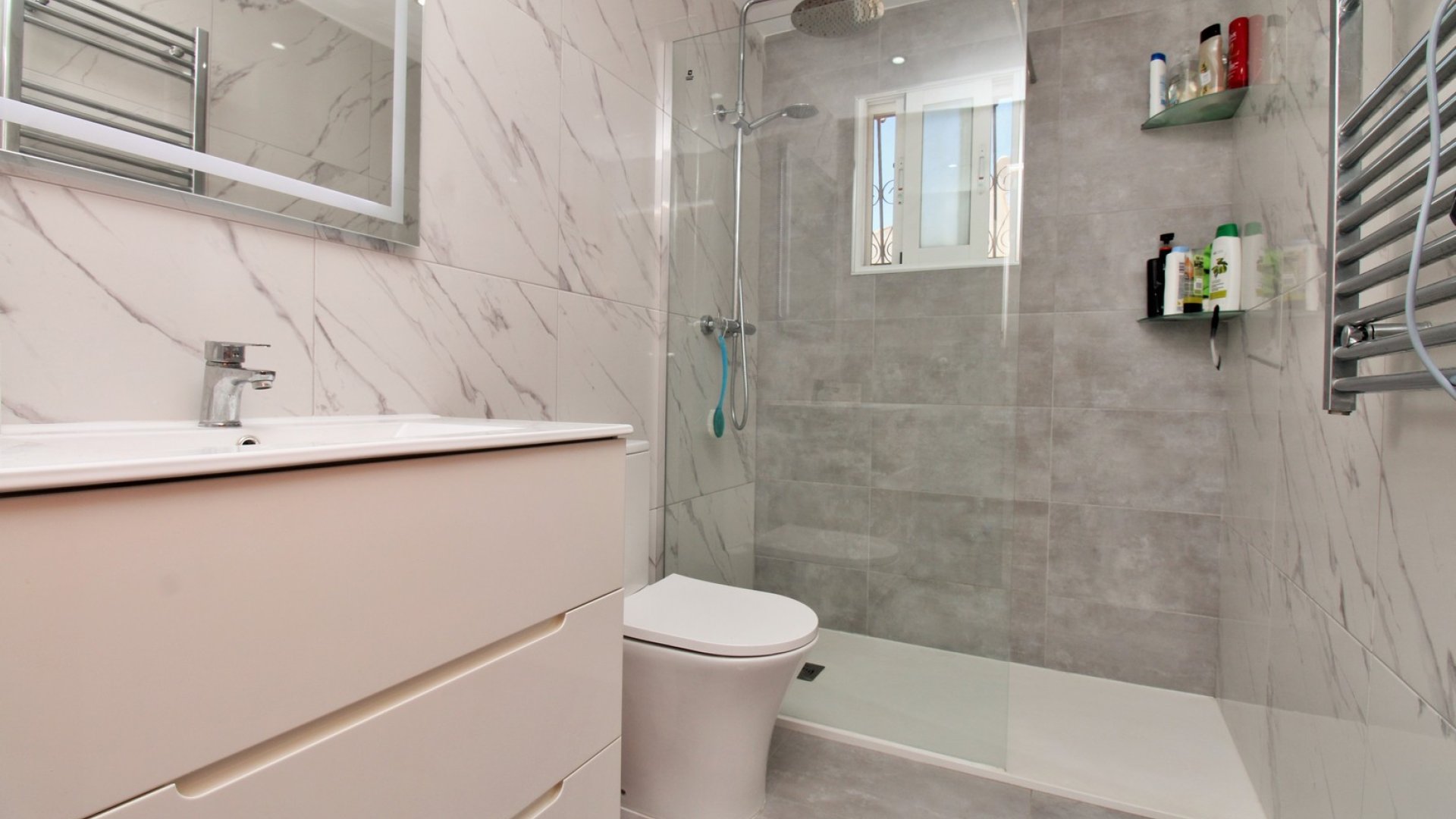 Reventa - Chalets -
Villamartín