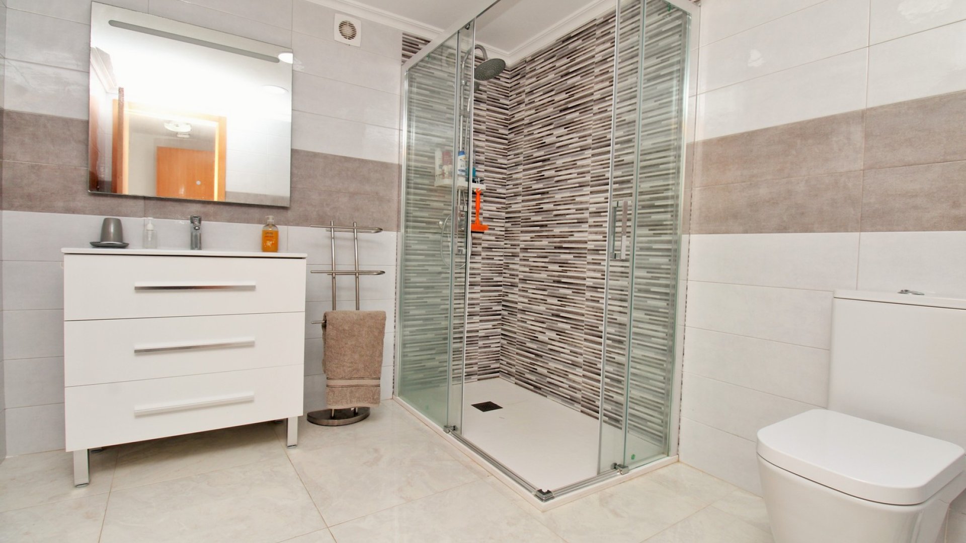 Reventa - Chalets -
Villamartín