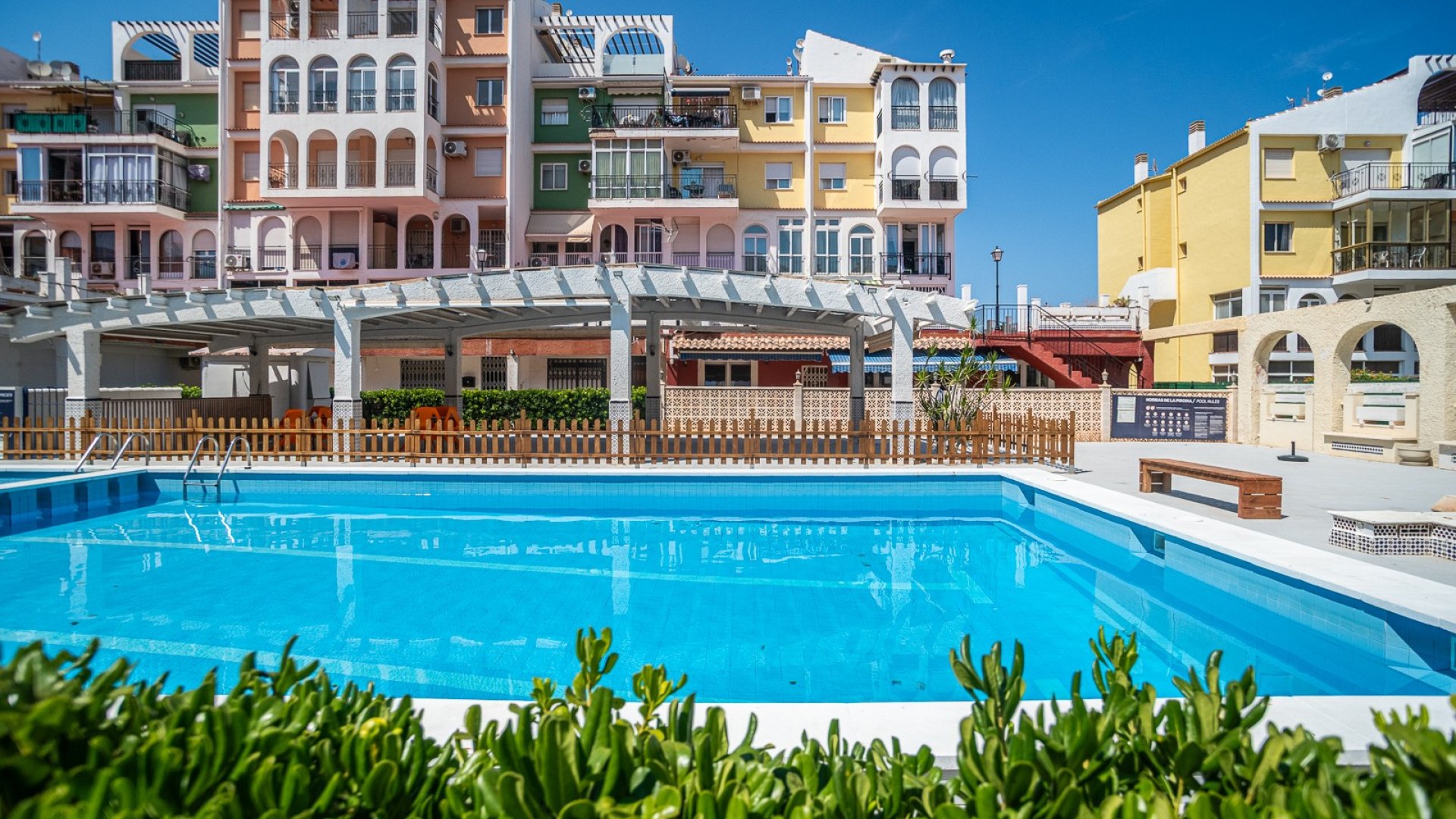 Reventa - Locales -
Torrevieja - La veleta