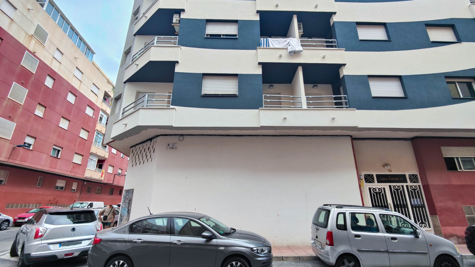 Reventa - Locales -
Torrevieja - Playa Los Naufragos