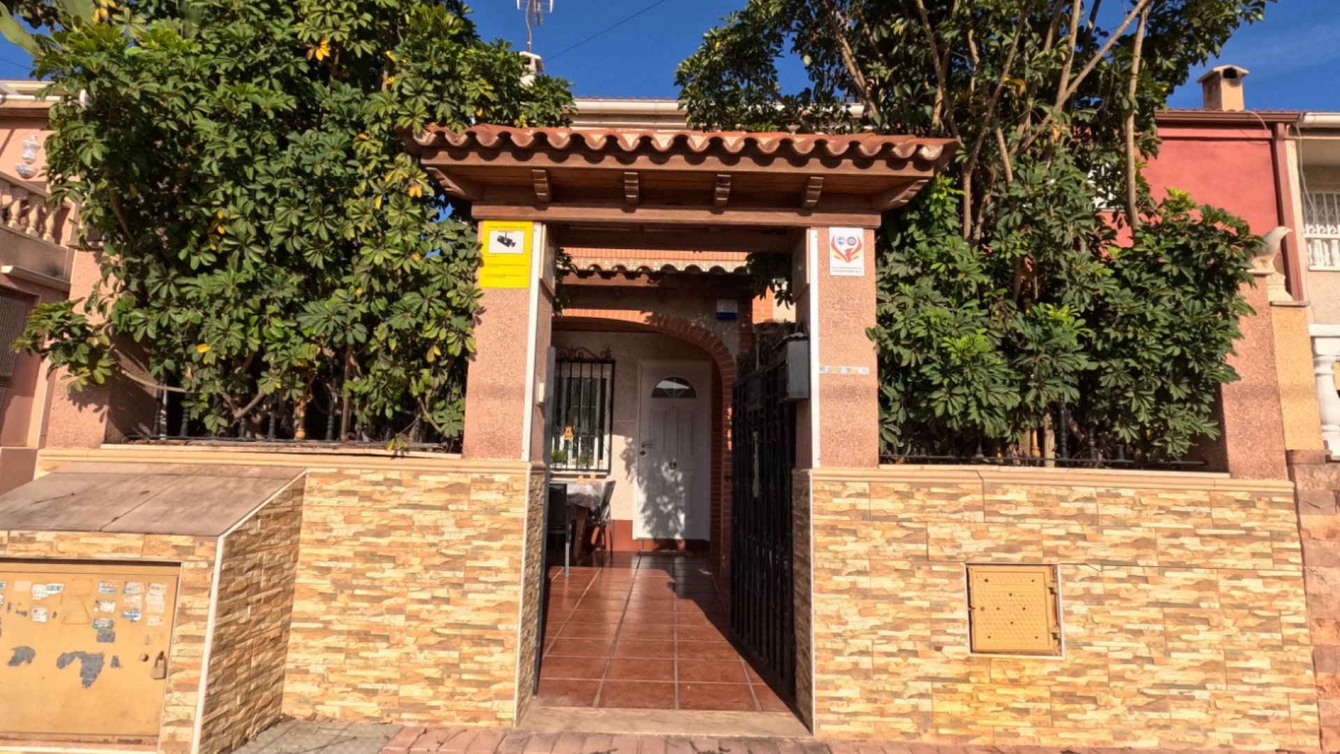 Reventa - Terraced house / Townhouse -
Torrevieja - El Acequión - Los Náufragos