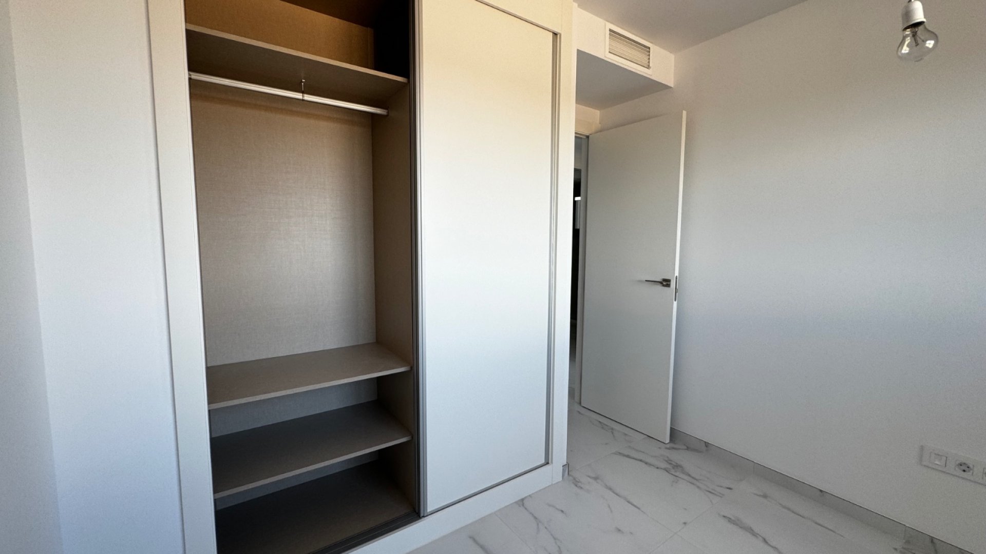 Revente - Appartements -
Punta Prima