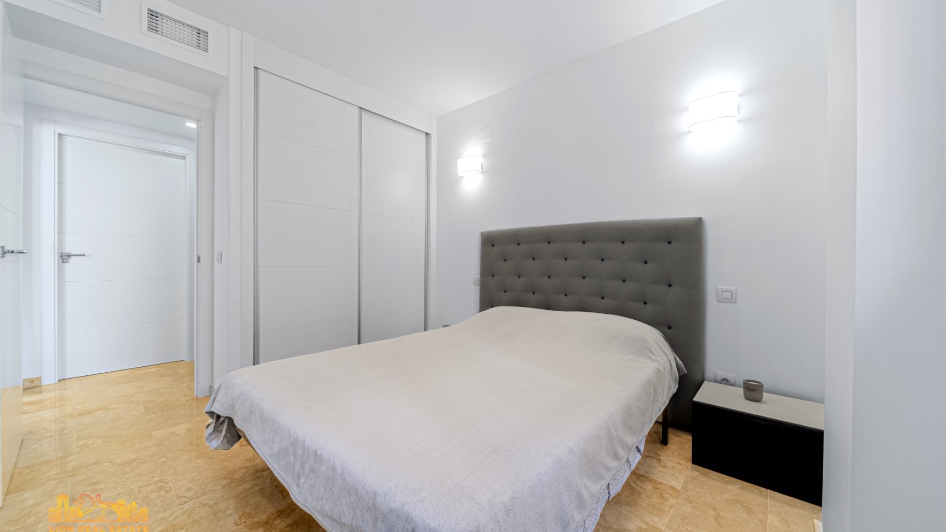 Revente - Appartements -
Punta Prima