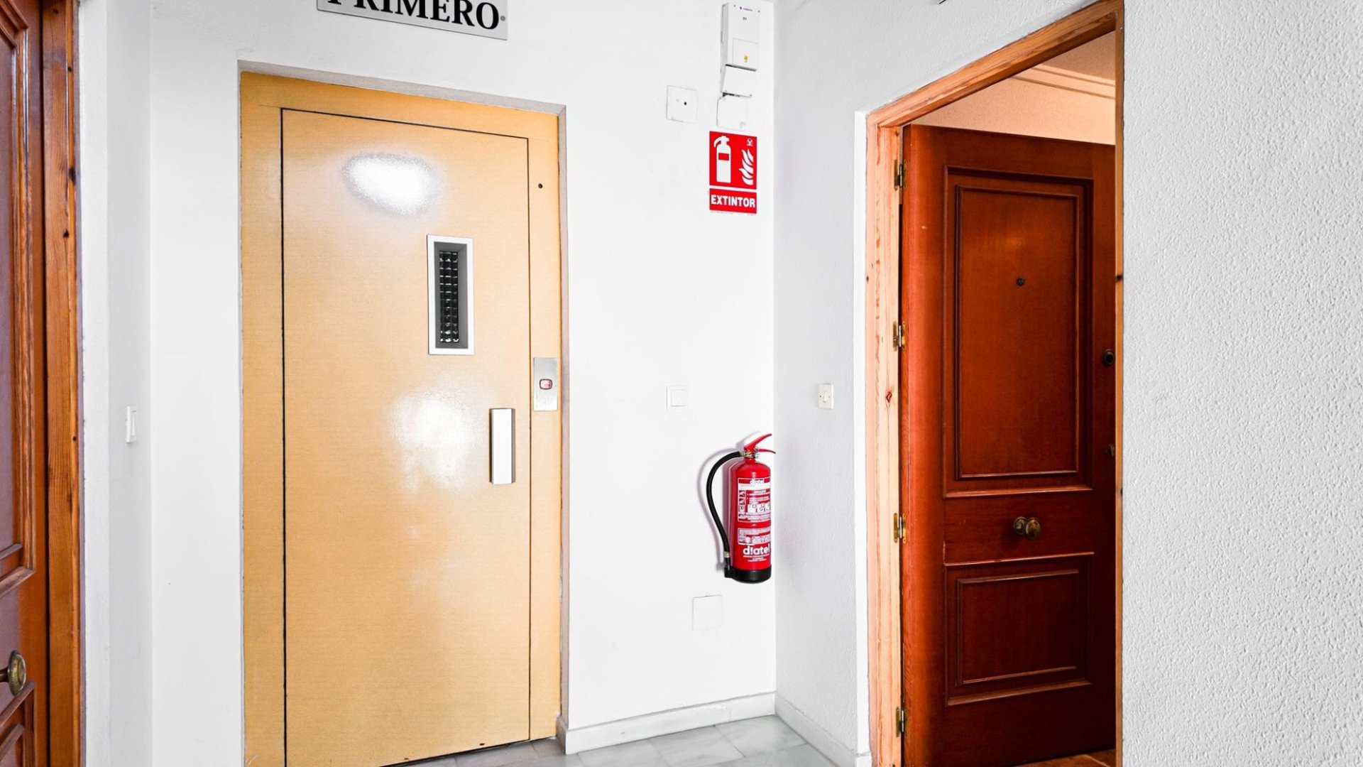 Revente - Appartements -
Torrevieja - Playa Los Naufragos