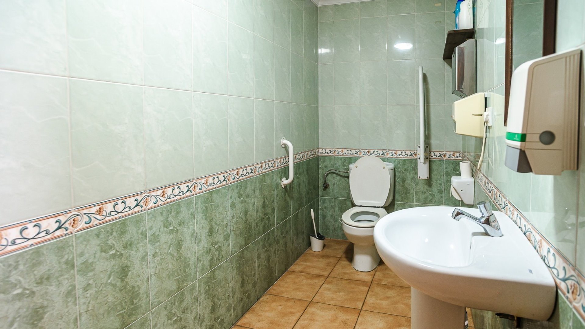 Revente - Commercial -
Torrevieja - La veleta