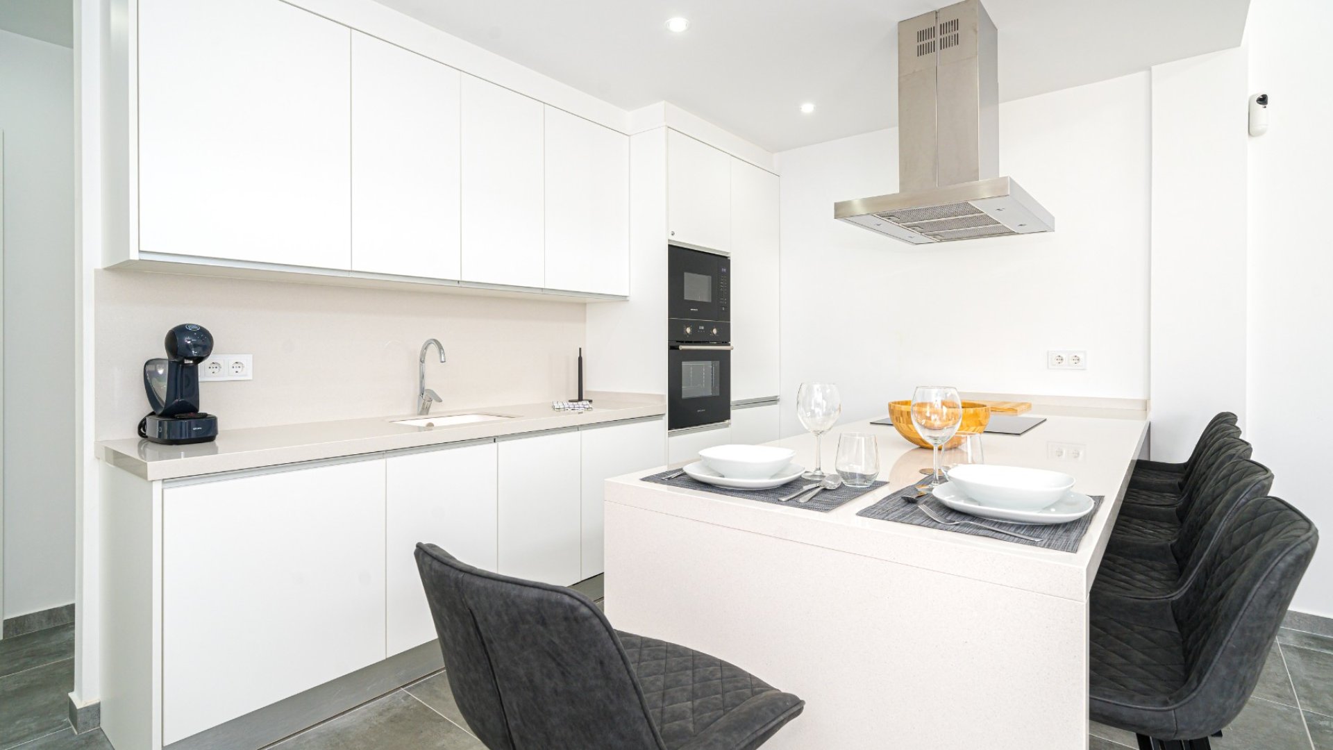 Revente - House - Semi-Detached House -
Daya Nueva