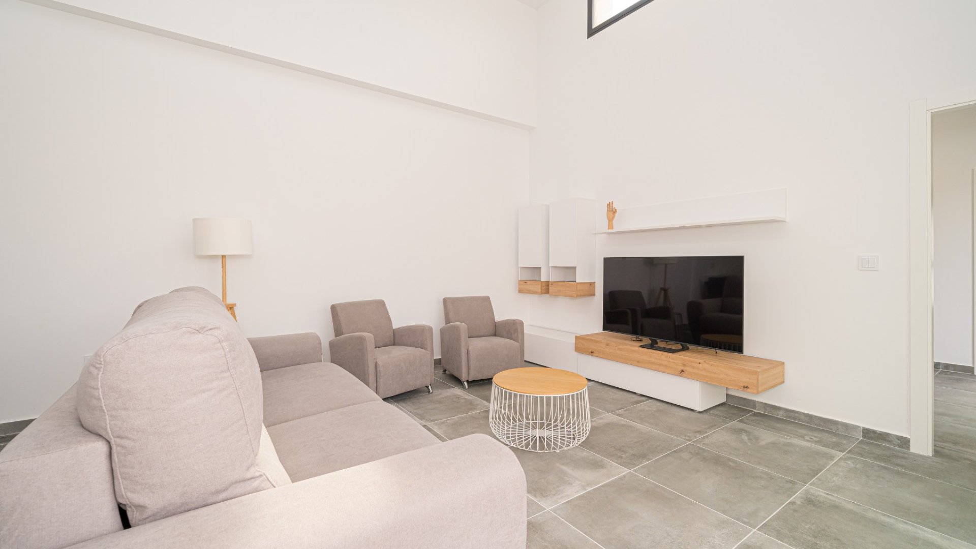 Revente - House - Semi-Detached House -
Daya Nueva