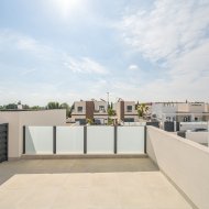 Revente - House - Semi-Detached House -
Daya Nueva