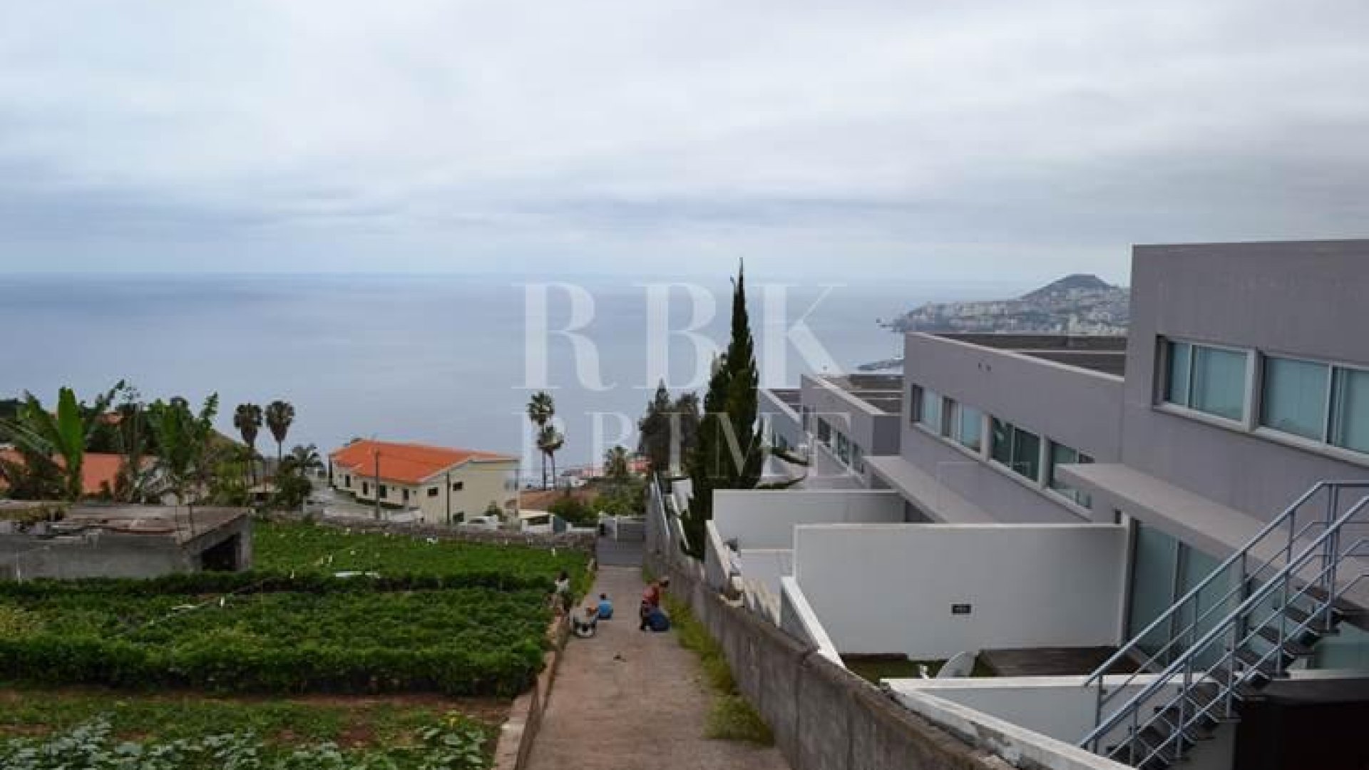 Revente - Land -
Madeira
