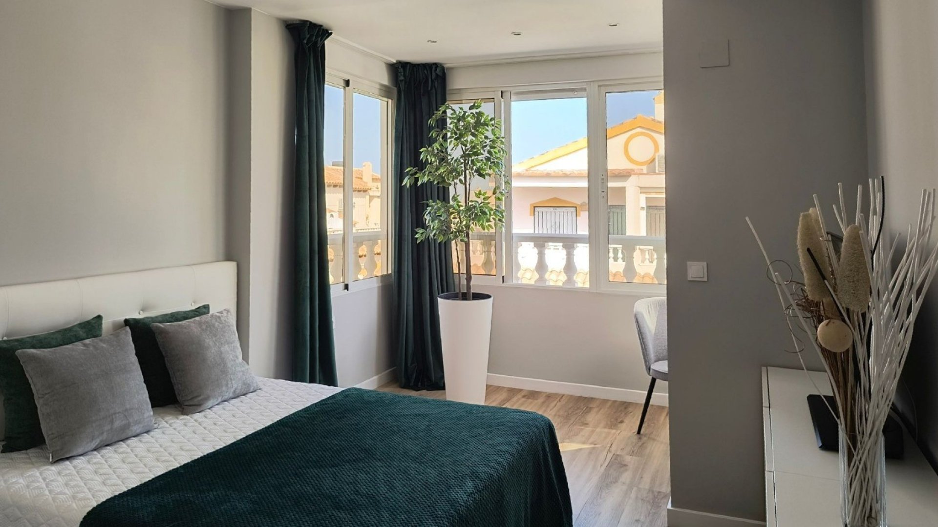 Revente - Maison de ville -
Alicante - La Florida