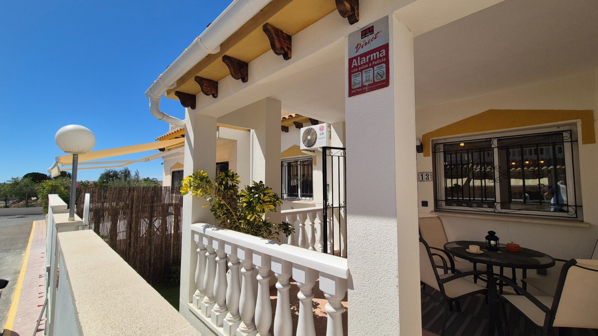 Revente - Maison de ville -
Alicante - La Florida