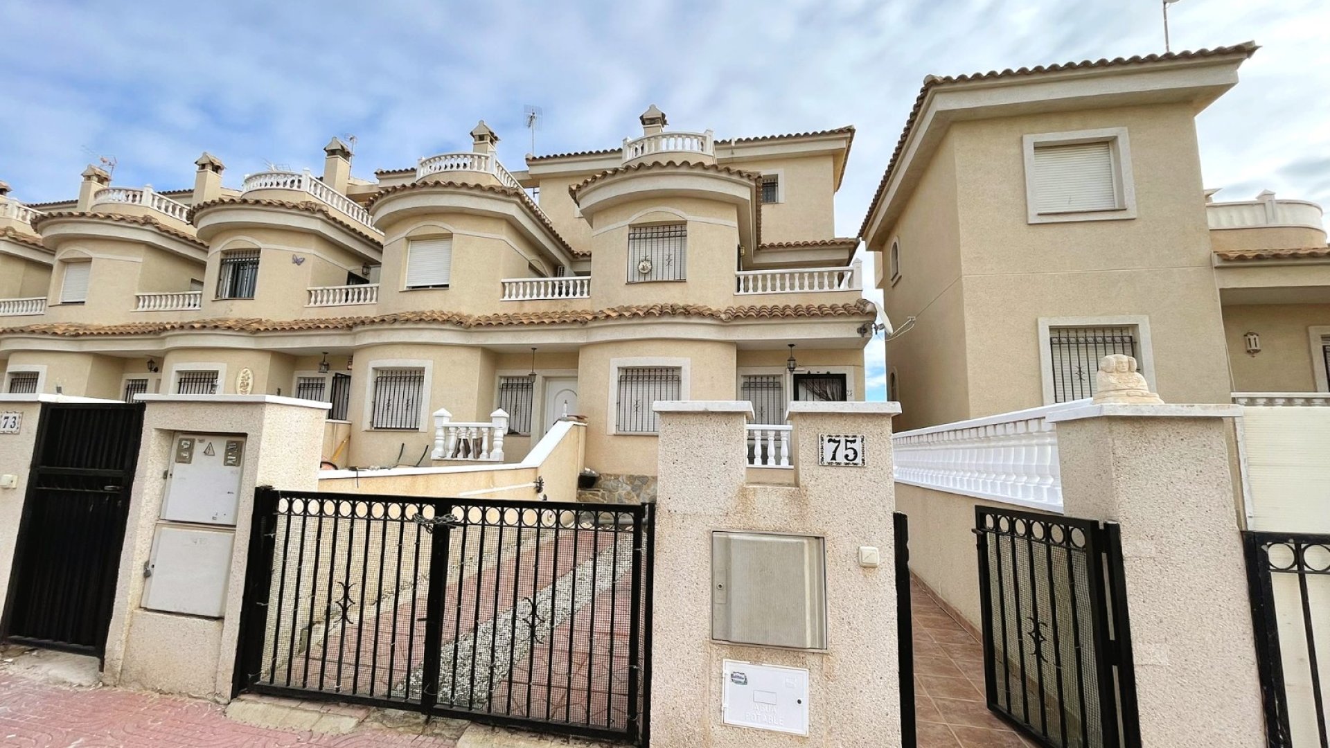 Revente - Maison de ville -
Ciudad Quesada - Lo Marabú