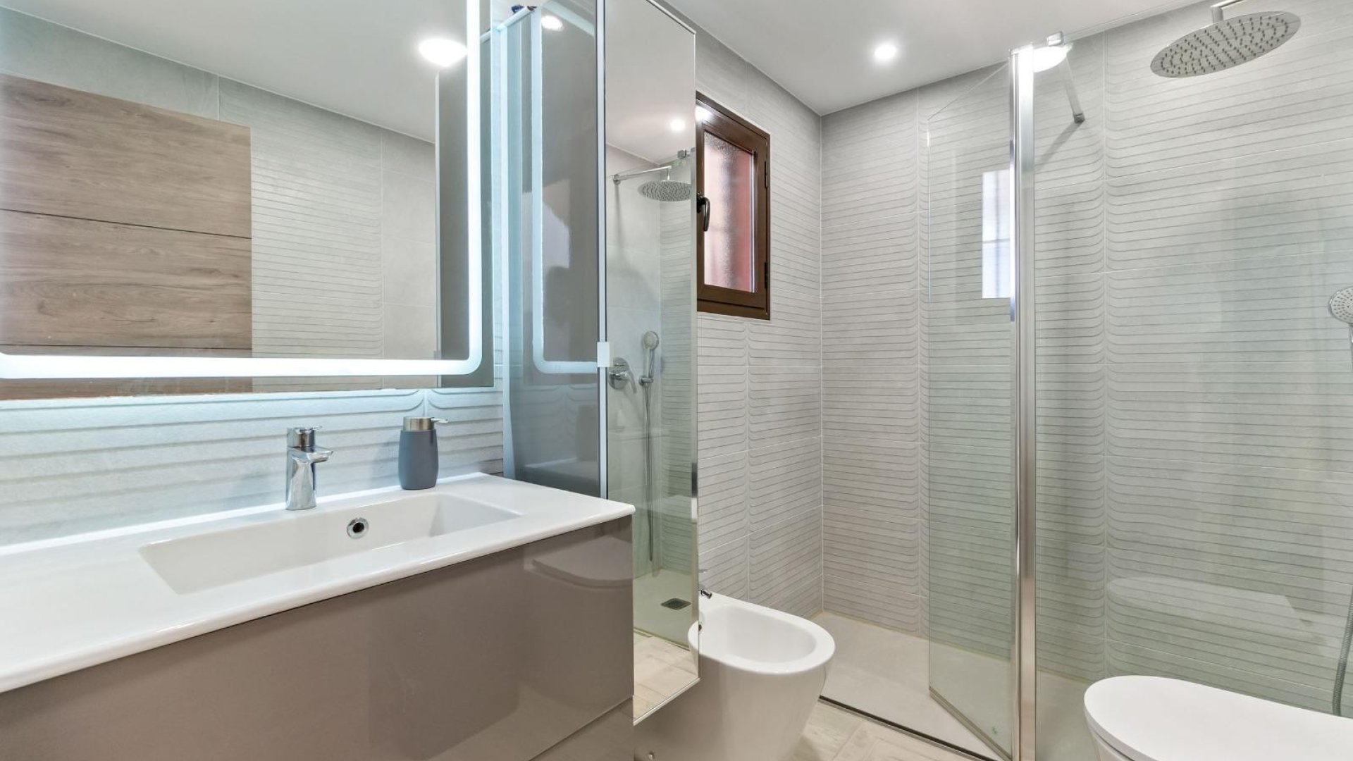 Revente - Maison de ville -
Torrevieja - Aguas Nuevas