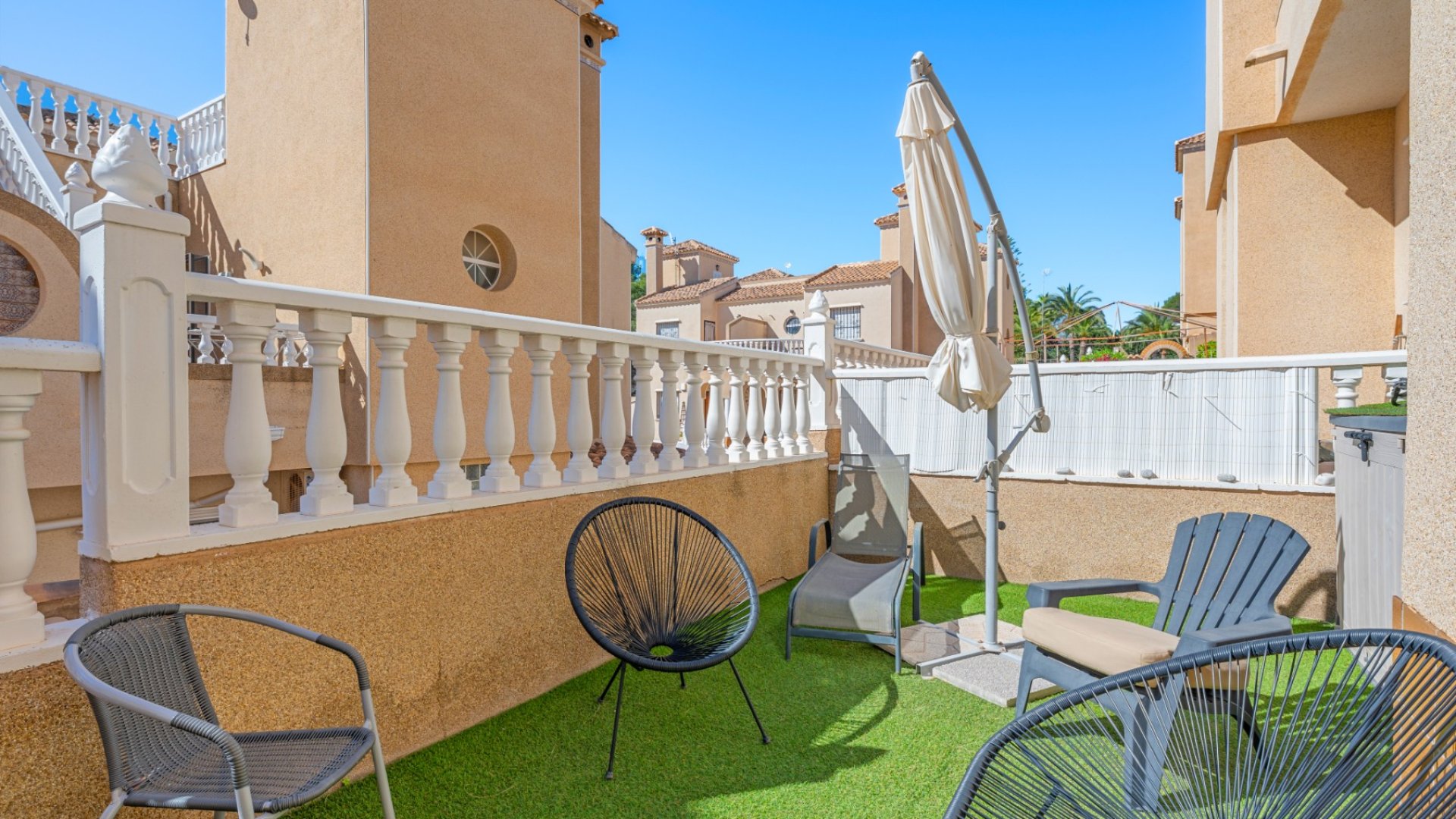 Revente - Maison de ville -
Villamartín - Costa Blanca