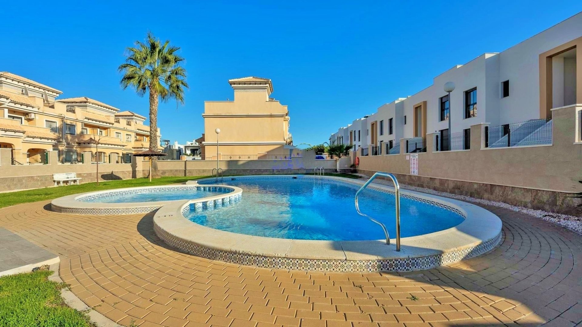 Revente - Maison de ville -
Villamartín