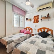 Revente - Top floor bungalow -
Torrevieja - La Siesta